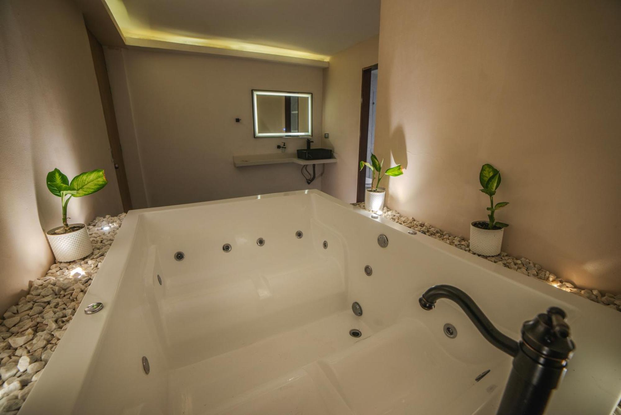 Hotel Bali At Poblado Medellín Kültér fotó