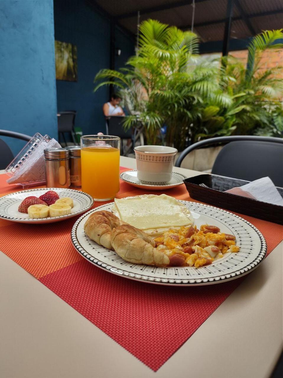 Hotel Bali At Poblado Medellín Kültér fotó